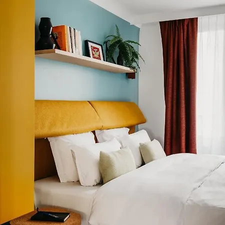 Edgar Auteuil - Le Marois Aparthotel