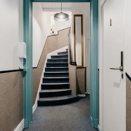 Edgar Auteuil - Le Marois Aparthotel